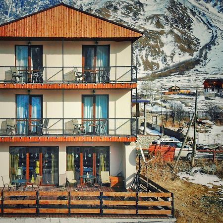 ホテル Sunshine Kazbegi エクステリア 写真