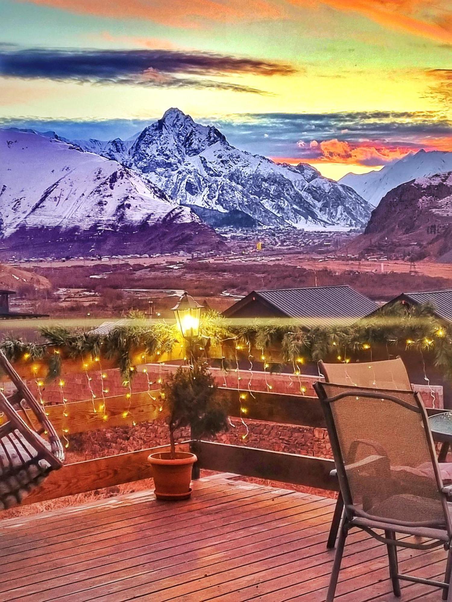 ホテル Sunshine Kazbegi エクステリア 写真