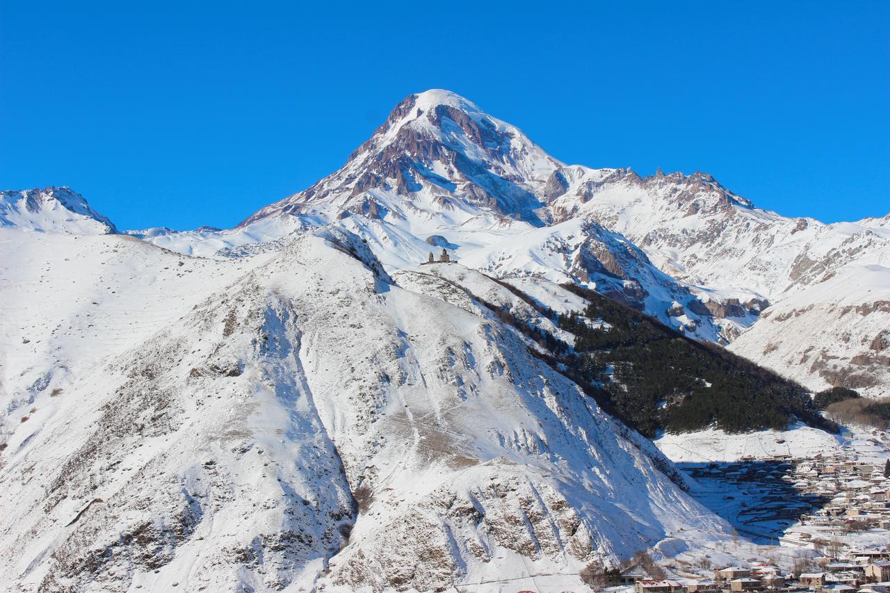 ホテル Sunshine Kazbegi エクステリア 写真