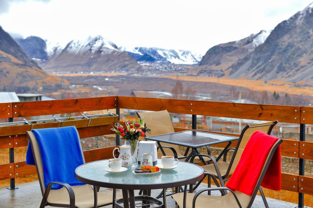 ホテル Sunshine Kazbegi エクステリア 写真