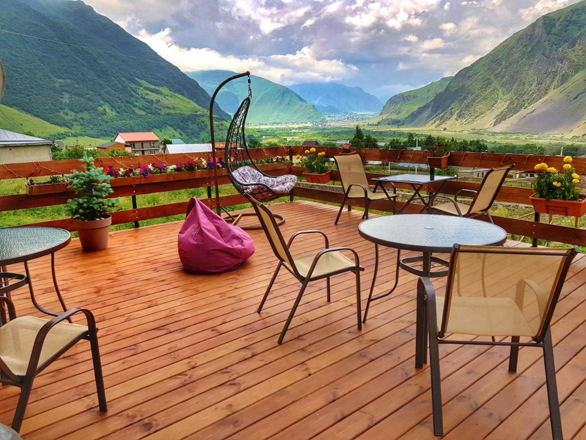 ホテル Sunshine Kazbegi エクステリア 写真