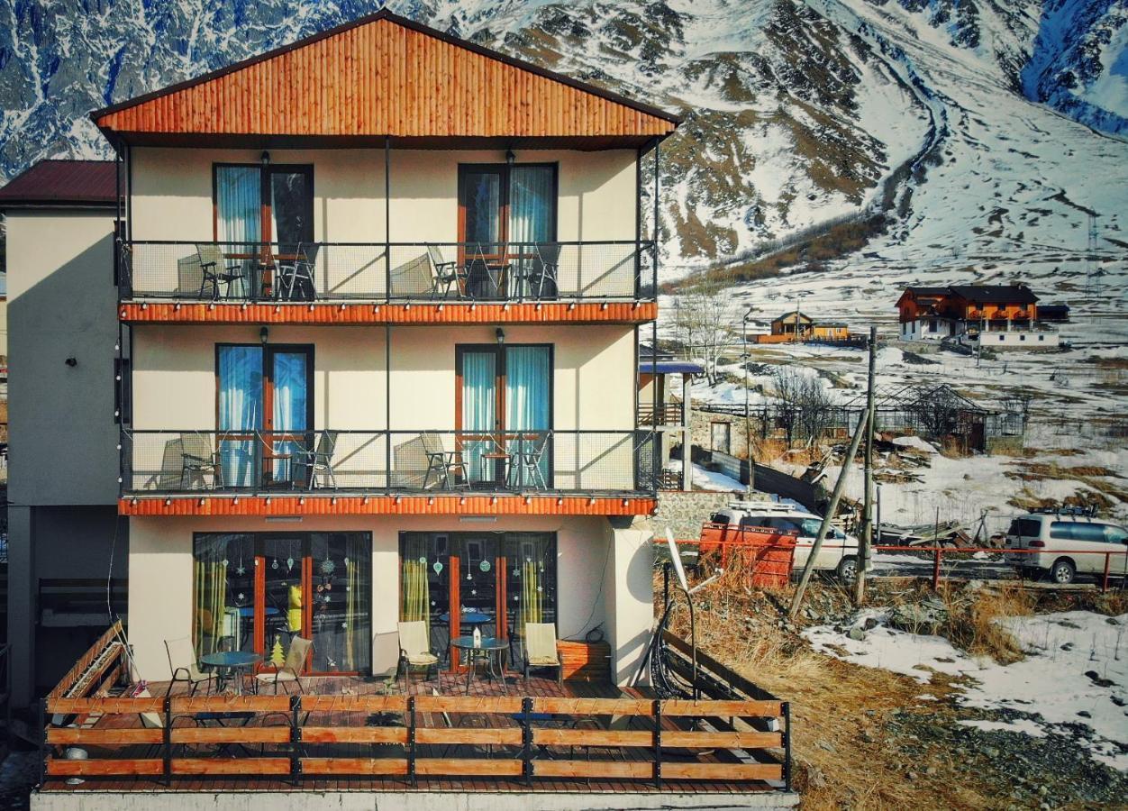 ホテル Sunshine Kazbegi エクステリア 写真