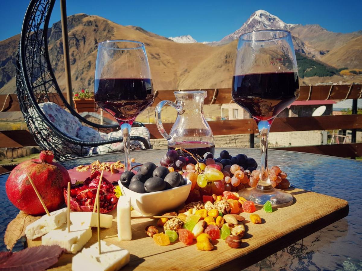 ホテル Sunshine Kazbegi エクステリア 写真